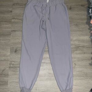 Lululemon on the fly jogger
